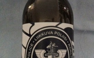 Liikkuva poliisi olutpullo