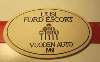 Uusi Ford Escort Vuoden Auto 1981 lasinalunen