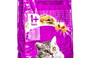 Whiskas Dry Cat Food Adult Cats with Tuna & Vege