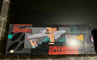Nintendo Super Scope alkuperäisessä laatikossaan