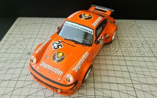 Porschen pienoismalli Jägermaister