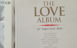 2 CD- LEVYÄ: THE LOVE ALBUM : 32 SUPERSTAR HITS