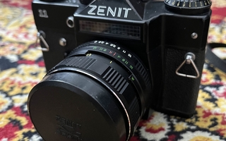 Zenit 11 -kamera + kamerakotelo