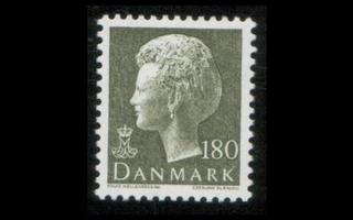 Tanska 651 ** Margrethe 180 öre mustanvihreä (1977)