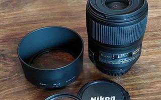 Micro Nikkor 60mm f2.8 lens