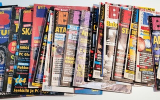 MikroBitti-lehtiä vuosilta 1987, 1990, 1991, 1992 ja 1993
