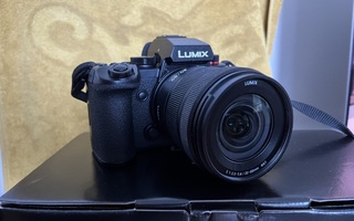 Panasonic Lumix S5 II + LUMIX S 20-60mm F/3.5-5.6