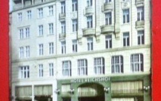 Hamburg - Hotel Reichshof  / Vanhat autot  1965  (K12)