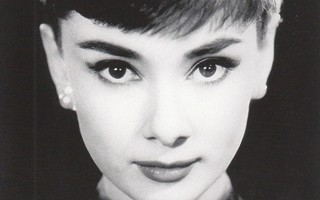 Audrey Hepburn, tumma pusero