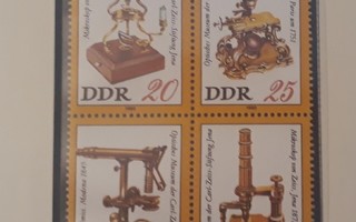 DDR 1980 - Mikroskooppeja  ++ nelilö