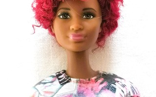 Muotinukke  Barbie 31,5 cm, v 2011