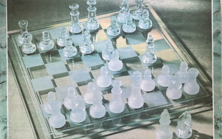 Upea lasinen shakkipeli