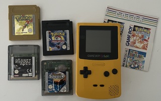 Gameboy color + 4 peliä