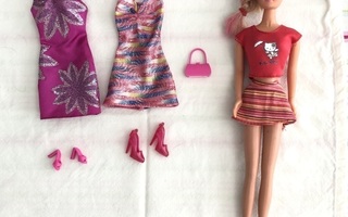 Simba toys Nukke + Barbie vaatteita