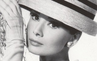 Audrey Hepburn, vaalea hattu