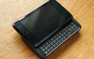 Nokia N900 kännykkä *ei käynnisty *ei lataa *ulkoisesti ehjä