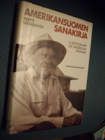 Pertti Virtaranta: AMERIKANSUOMEN SANAKIRJA () 