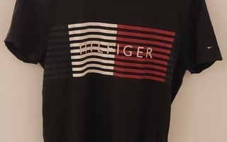 Tommy Hilfiger t-paita koko S miesten