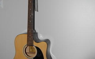 Akustica -merkkinen elektroakustinen kitara