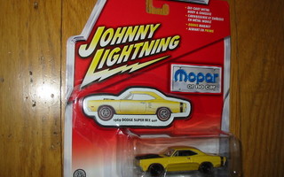 Johnny Lightning 1/64 -69 Super Bee 440 MINT