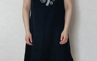 Tarina-Asu musta pellava mekko M