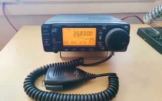 Icom ic-703 plus radioamatöörilaite HF + 6m