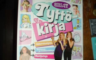 GIRL:IT , Tyttö kirja