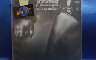 ACCEPT - BALLS TO THE WALL - EX/EX LP