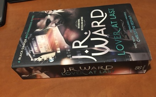 J.R. WARD LOVER AT LAST HYVÄ