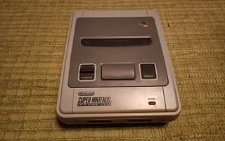 Super Nintendo Pal (pelkkä konsoli)