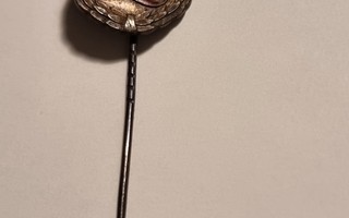 Forssan Lehden hopeinen (813H -hopea) ansiomerkki rintaneula