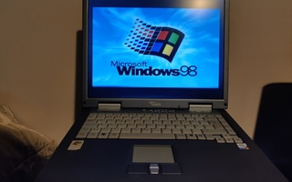 Fujitsu Lifebook C1020 (Pentium 4 2.4Ghz, 512MB, 60GB HDD)