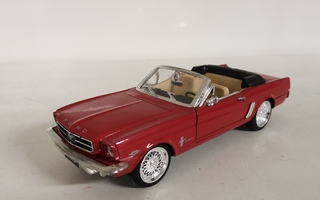 1:25 Ford Mustang Cabriolet