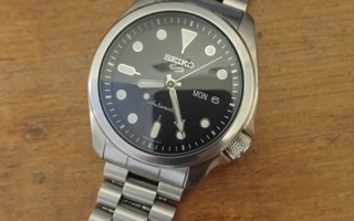 Seiko 5 Sports SRPE67K1