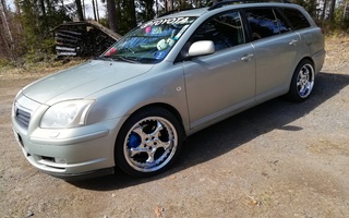 Toyota Avensis 2.0 D4D -04.