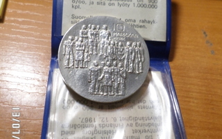 10 mk  1967 Itsenäisyyden  50  vuotisjuhlaraha muvitaskussa