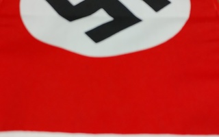 Komea Natsi-Saksan Valtakunnan lippu