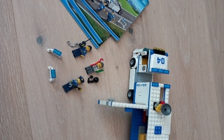 Lego city 60044 poliisin liikkuva yksikkö