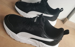 Puma tennarit / vapaa-ajan kengät, unisex, koko: 40 (uudet)