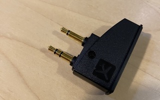 Stereo audio 3,5mm adapteri tietokone mikrofoni yms.