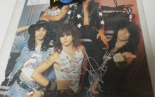 L.A. GUNS KUVA KAHDELLA NIMMARILLA