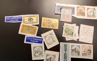 Italialaisia espanjalaisia jne postimerkkileikkeitä 20 g
