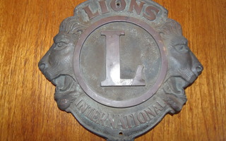 LIONS  INTERNATIONAL KYLTTI.