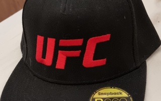 UFC virallinen lippalakki