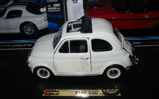 Burago Fiat 500L 1/24 ilman boksia