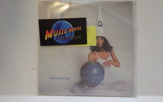 KATE BUSH - SAT IN YOUR LAP. EX/VG+ 7" SINGLE