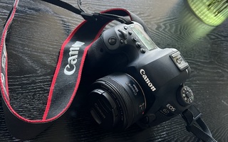 Canon eos 6D mark II + ef 50mm 1.8 STM