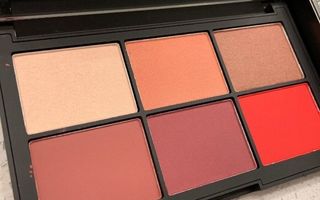 Nars Narsissist poskipunapaletti