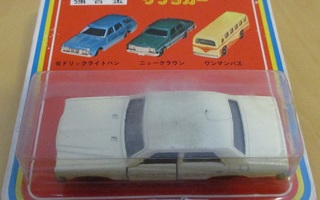 Toyota Crown 2000 MS80 Saloon 4 door 1975 Sakura Japan 1:66