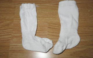 valkoiset pitkävartiset sukat koko15-16